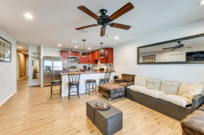 4 Mi to Bradenton Riverwalk Cozy Home with Patio!